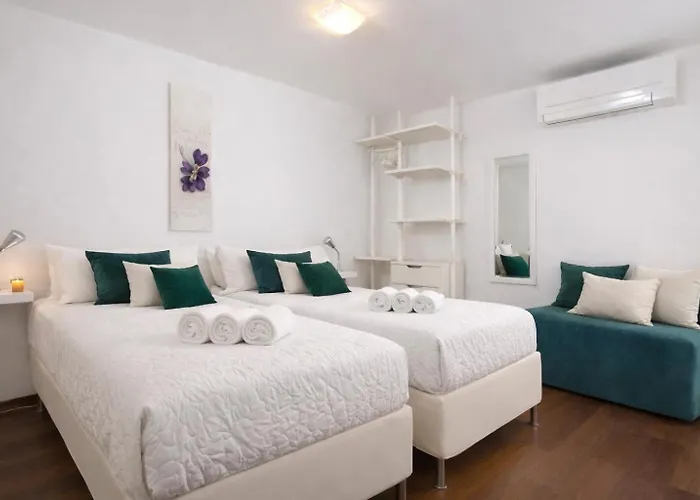 Апартаменты Pantheon Grand Loft, Spacious And Bright For 8 Via Dei Cestari Рим